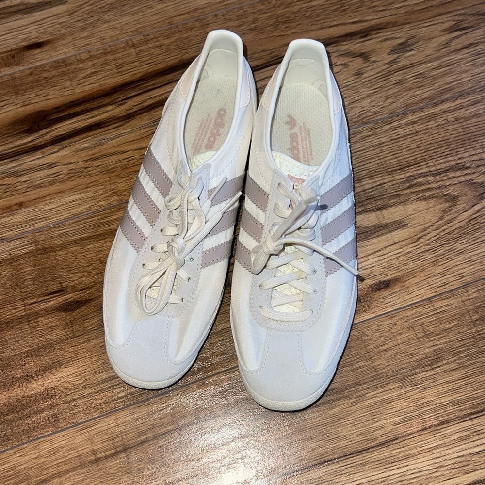 Adidas SL72 shoes